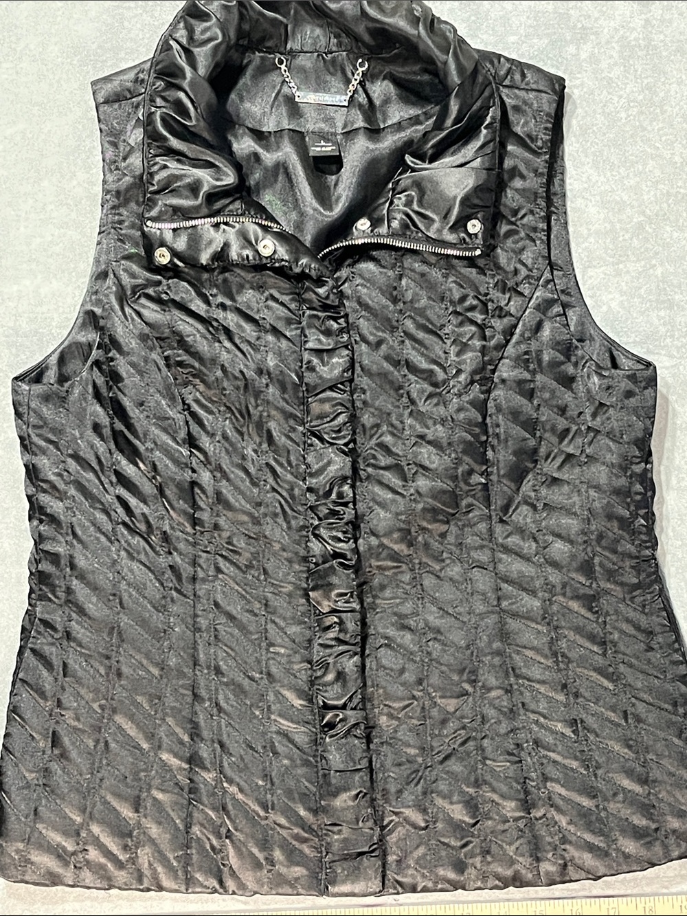 White House‎ Black Market Black Quilted Zip Snap Puffer Vest Women’s L